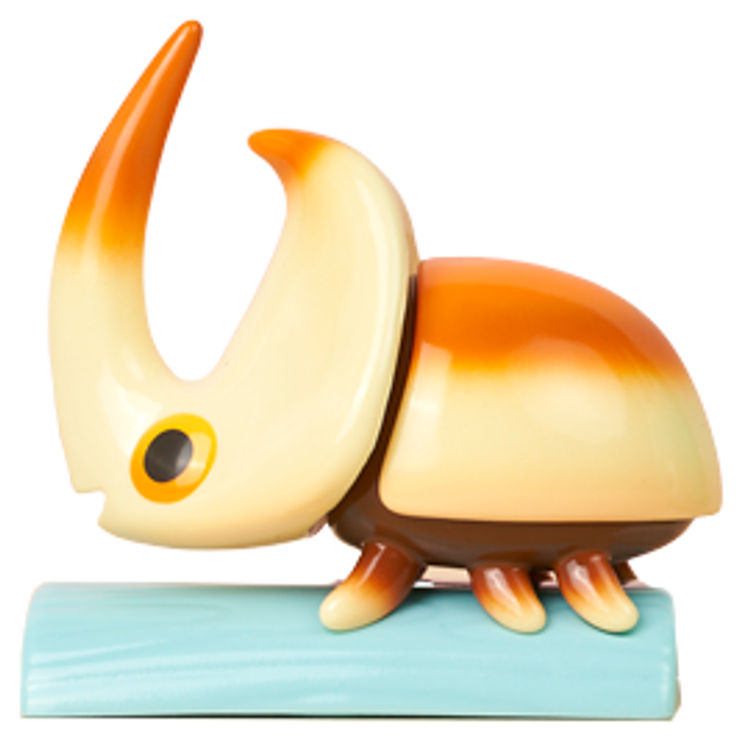 Crème Caramel Rhino Beetle by Christopher Lee