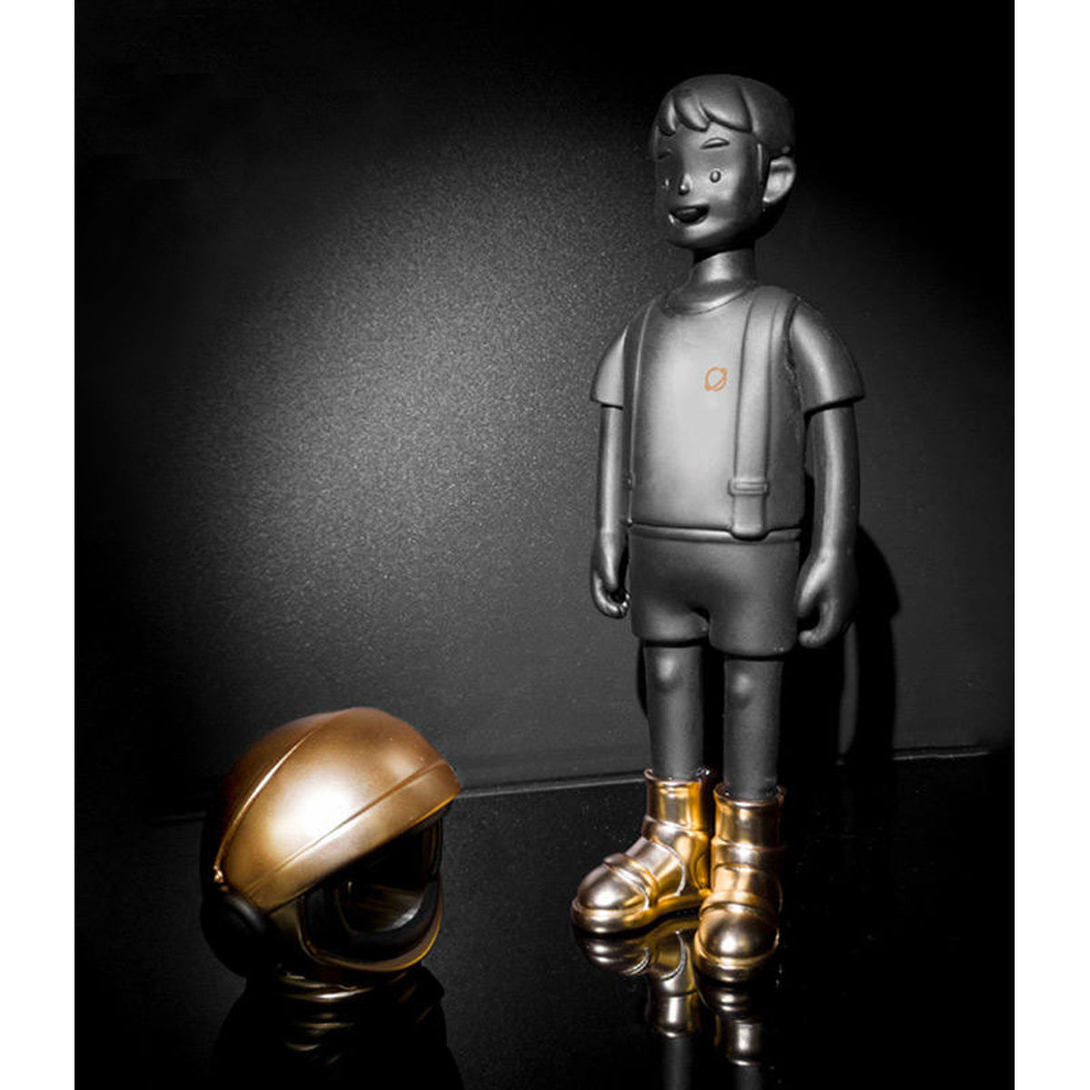 Cosmo Space Boy Black Gold