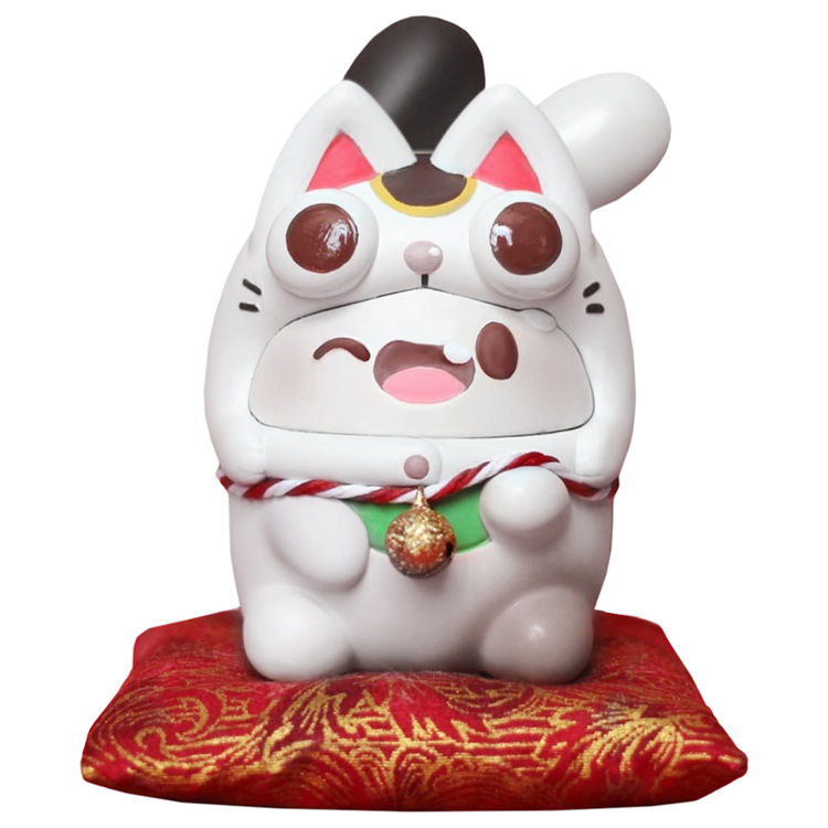 Ngaew Ngaew Maneki-Neko by Pang Ngaew