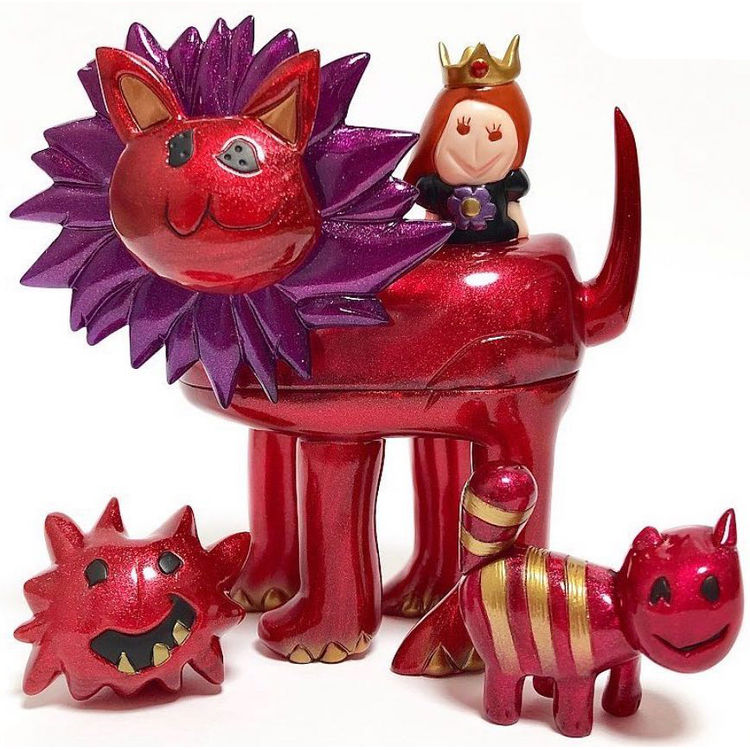 Red Sparkle Lion Magical Pot by Sisimaru Momo