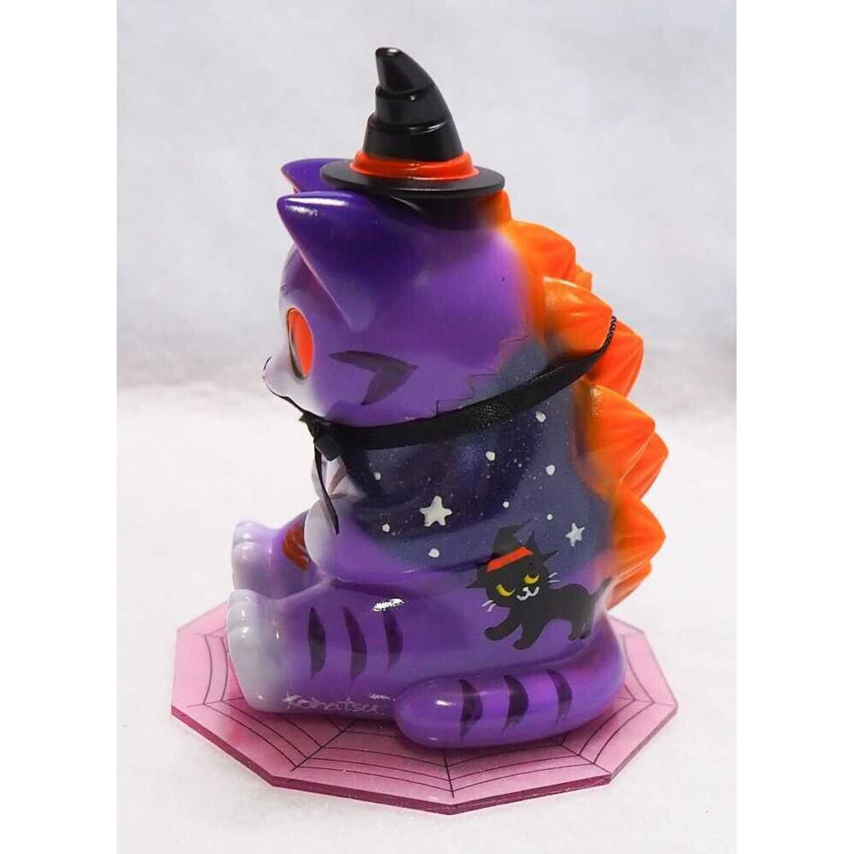 Halloween Sitting Negora