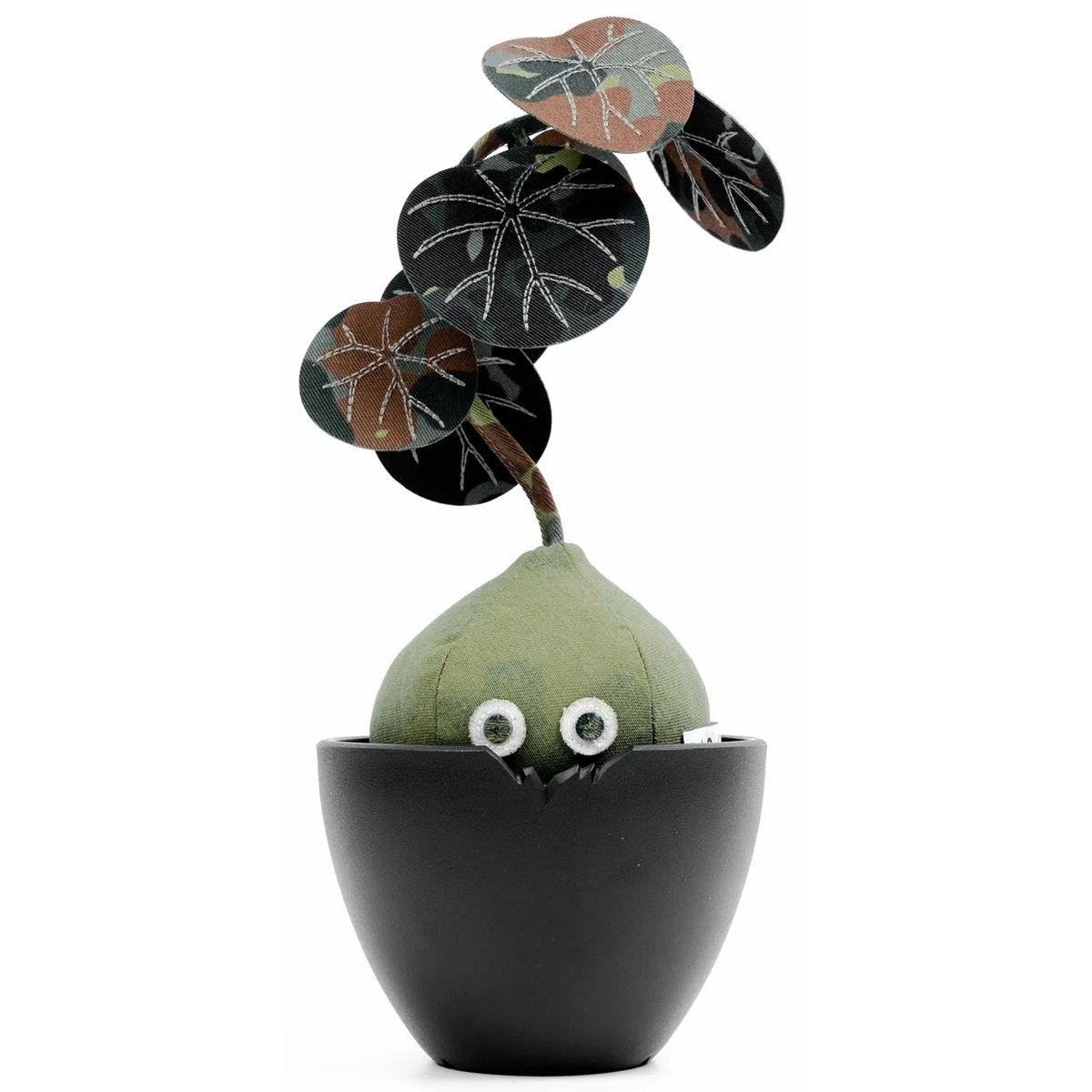 Stephanie Erects Lucky 7 Doji