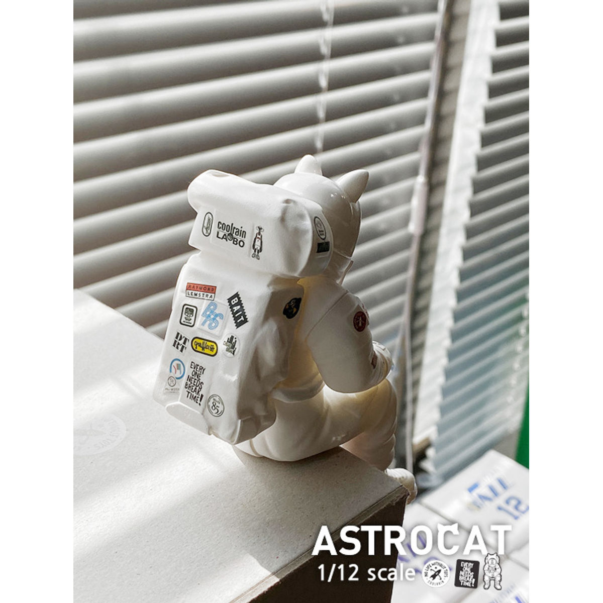 1/12 AstroCAT Fly2 the Moon White
