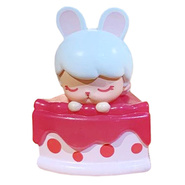 Bunny Strawberry Creamy Cake by POP MART