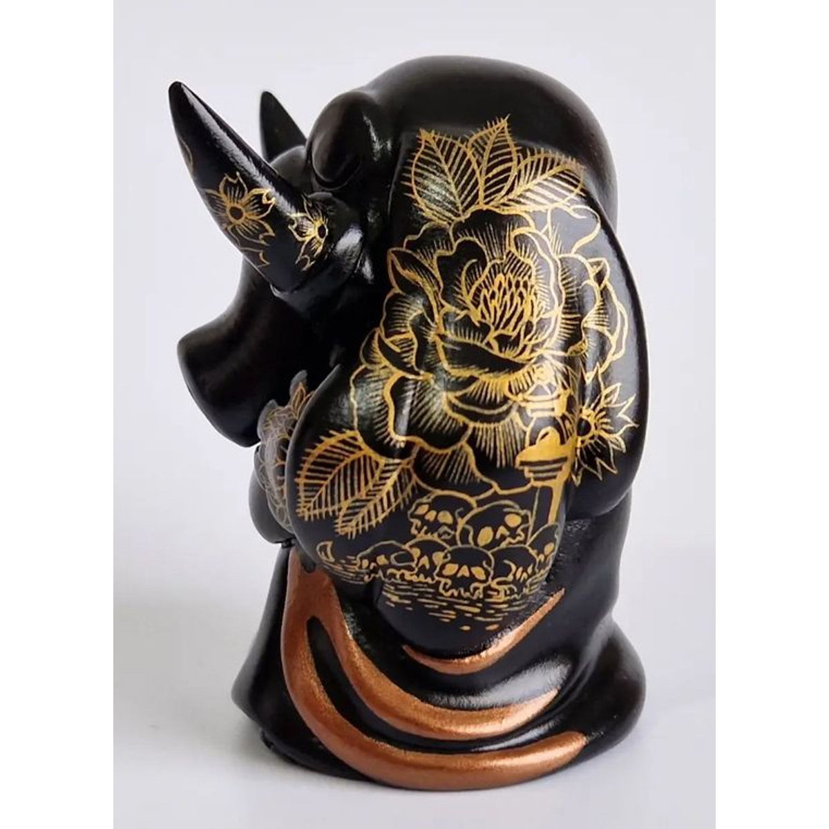 Midnight Ivory Kaiming