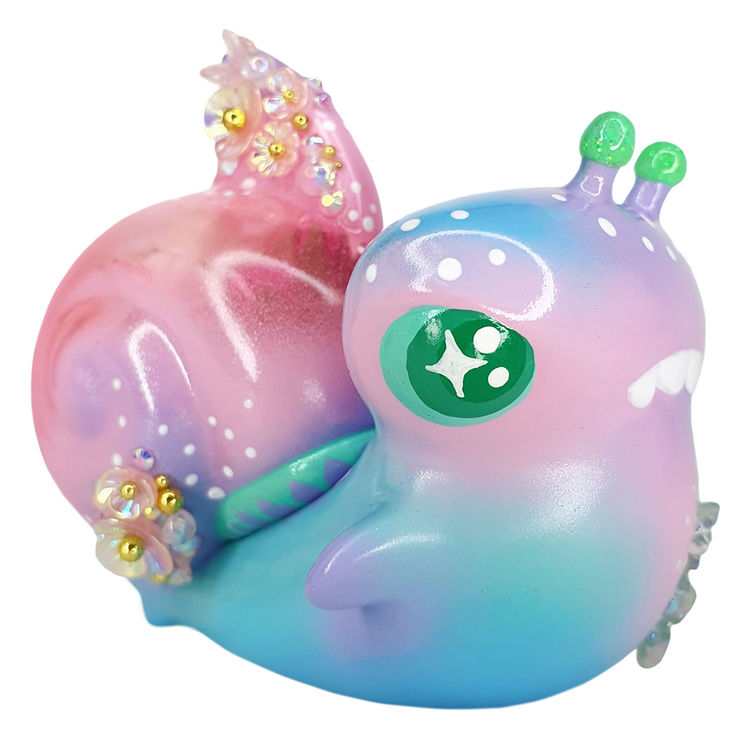 Hidden Roses Shnail by Kik Toyz