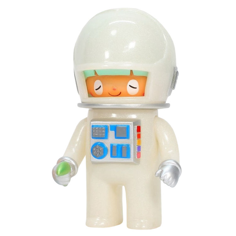 Pearl White Astronaut Space Mode Man by Itokin Park