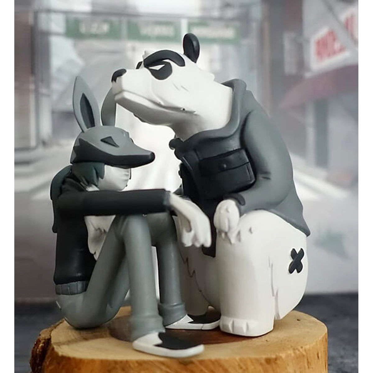 Foxy & Xin Mono
