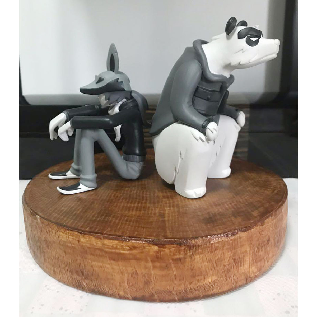 Foxy & Xin Mono